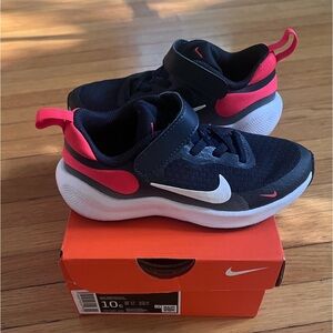 Nike Revolution 7 boys 10c shoes black/red